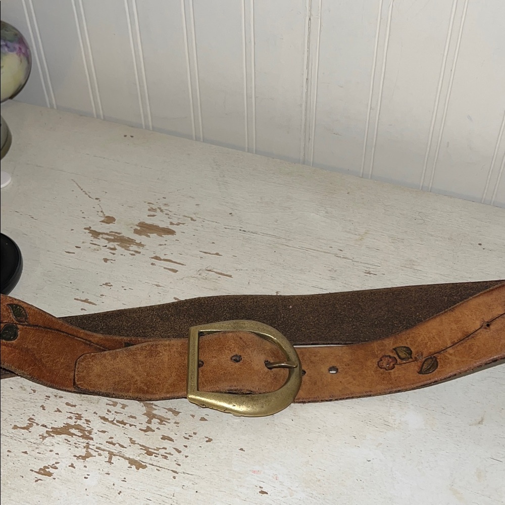 Vintage handmade wide ladies leather hand tooled roses belt brass buckle